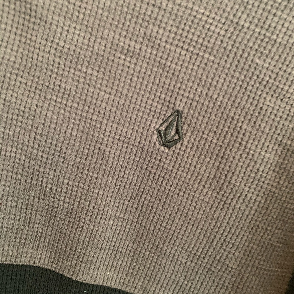 volcom hooded long sleeve - Picture 3 of 5